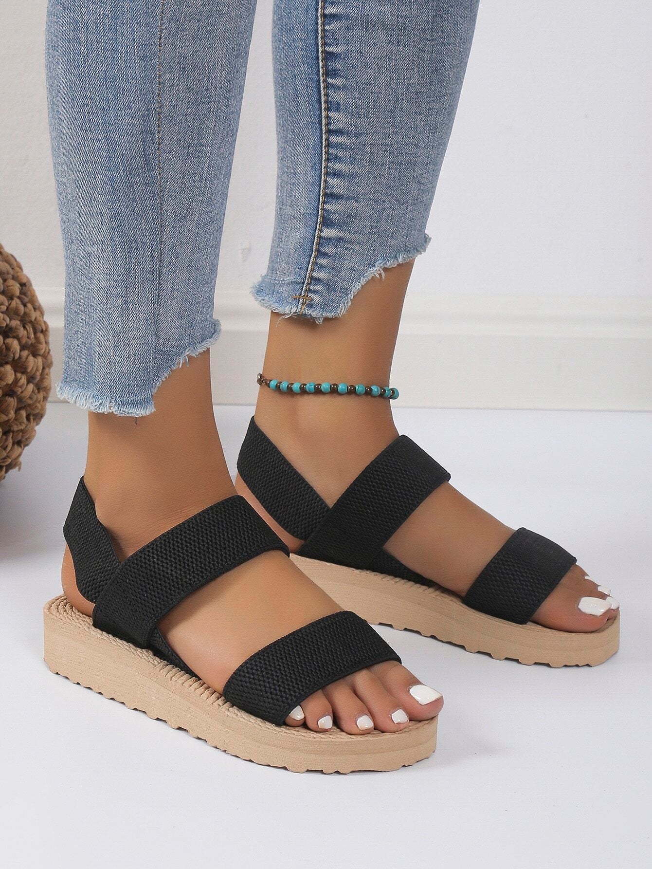 Lightweight Mid-Heel Sandals